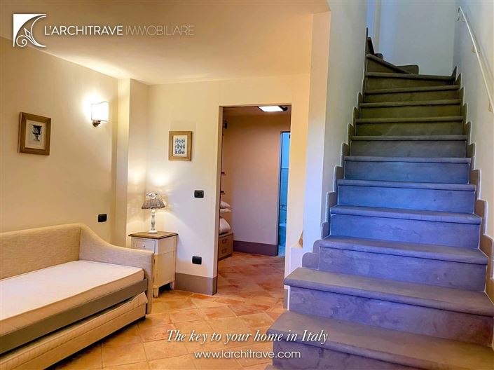 Image No.8-2 Bed House for sale