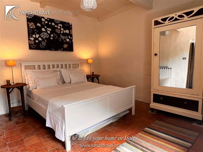 Image No.19-4 Bed House for sale