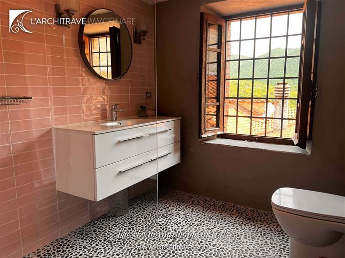 Image No.21-4 Bed House for sale