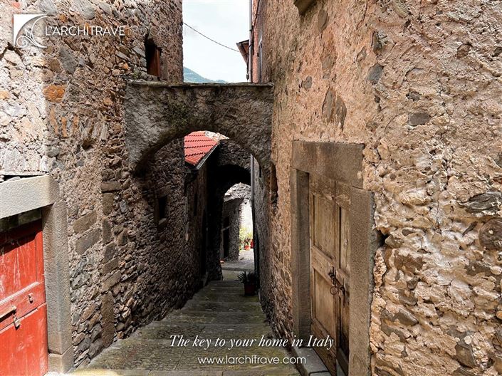 Image No.31-4 Bed House for sale