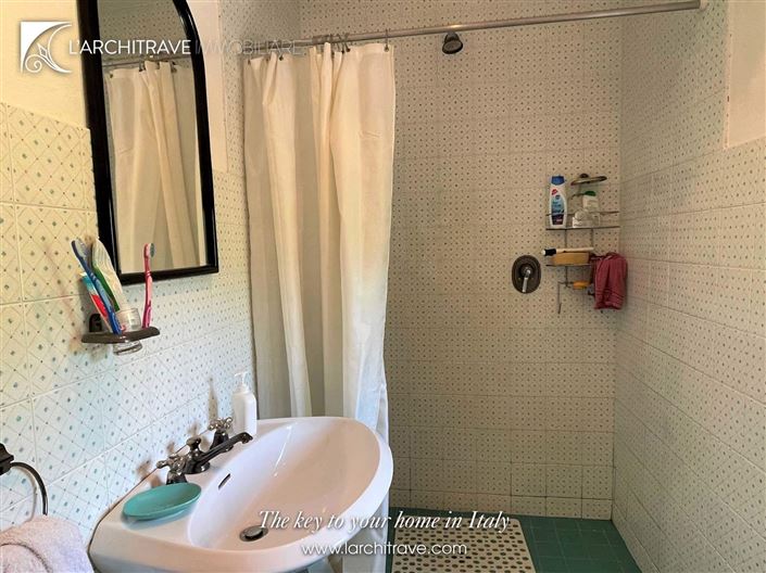 Image No.9-1 Bed House for sale