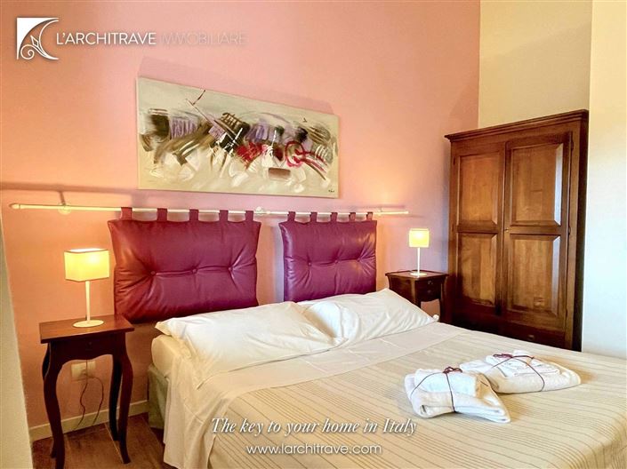 Image No.8-2 Bed House for sale