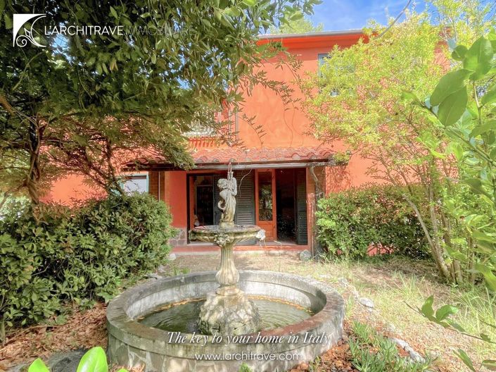 Image No.2-5 Bed Villa for sale