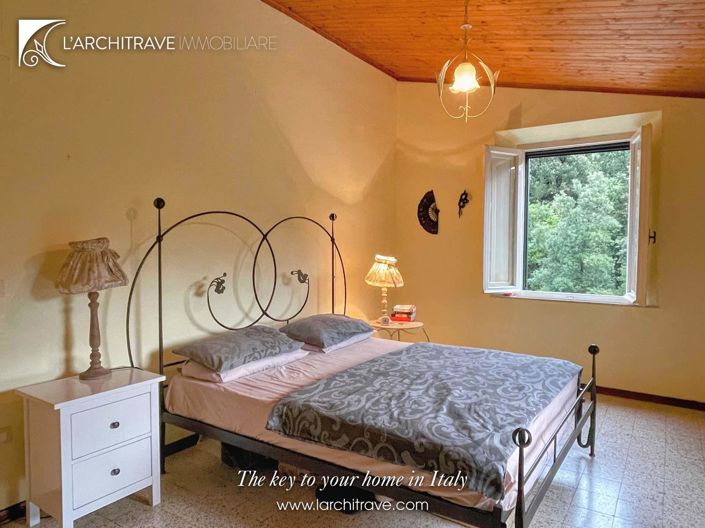 Image No.20-5 Bed Villa for sale