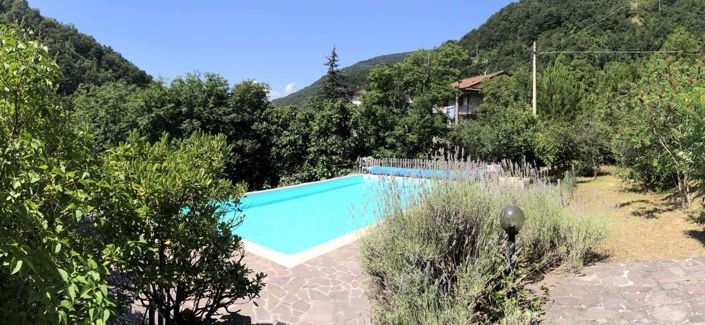 Image No.1-6 Bed Villa for sale