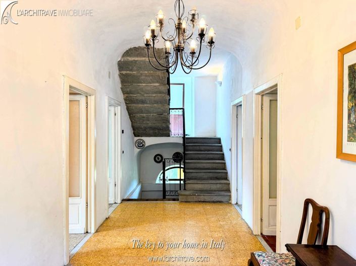 Image No.8-6 Bed Villa for sale