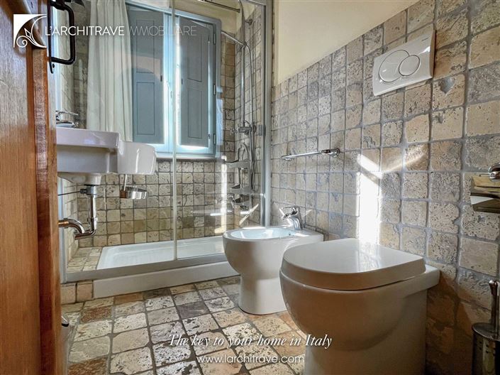 Image No.9-1 Bed House for sale