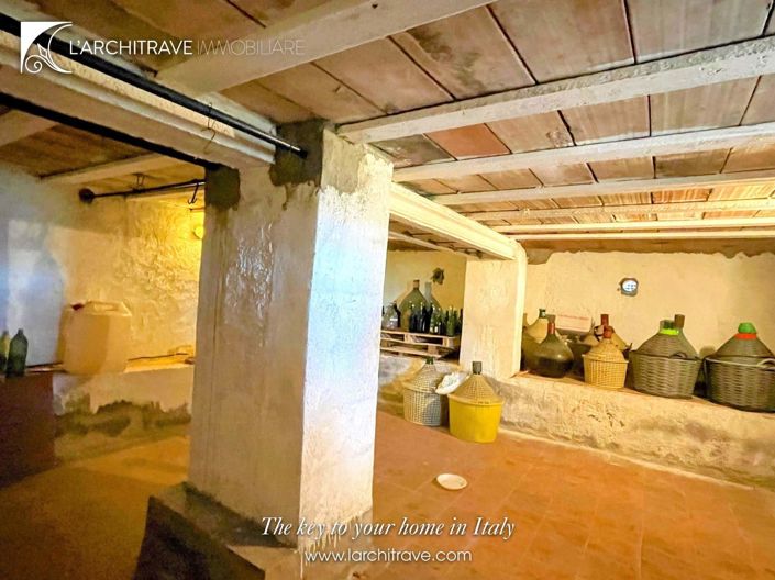 Image No.17-3 Bed House for sale