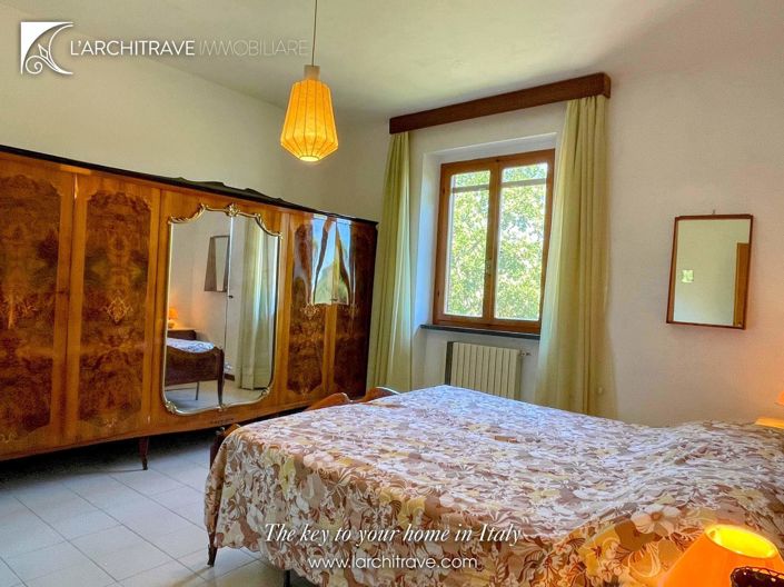 Image No.9-3 Bed House for sale