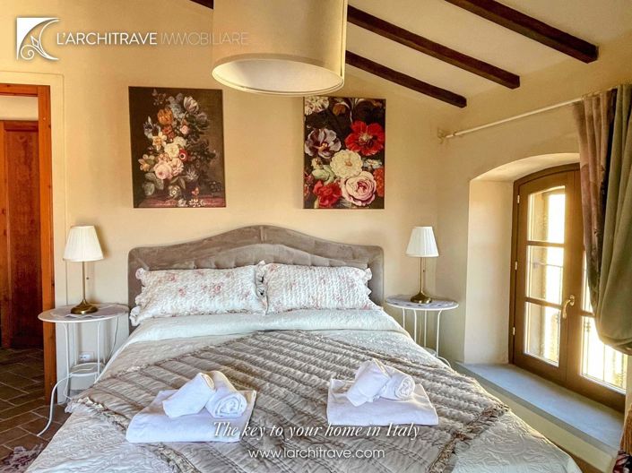 Image No.5-1 Bed House for sale