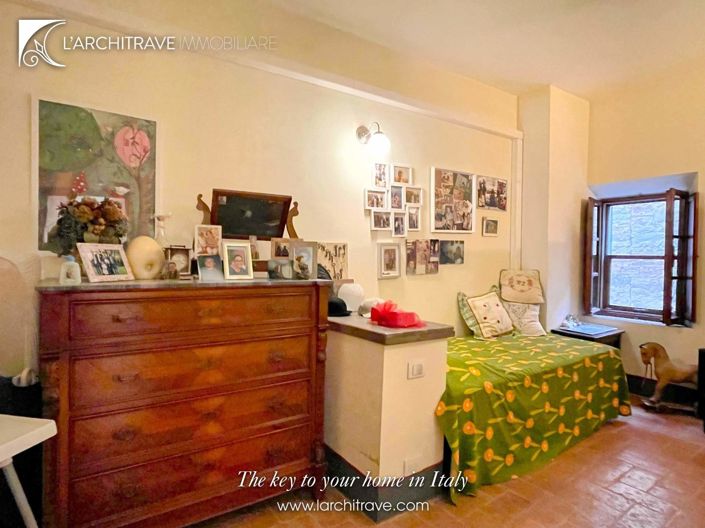 Image No.10-2 Bed House for sale