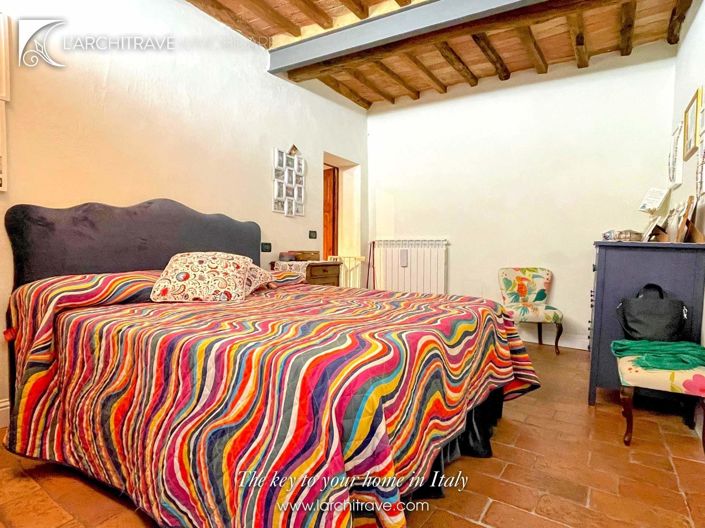 Image No.9-2 Bed House for sale