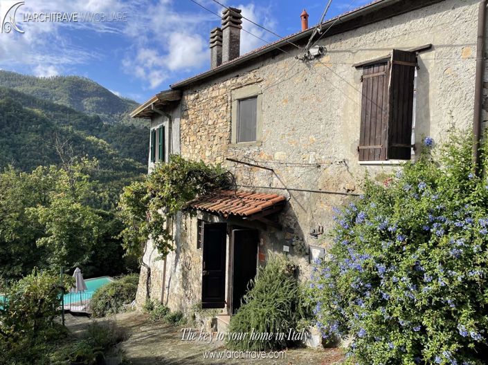 Image No.1-4 Bed Villa for sale