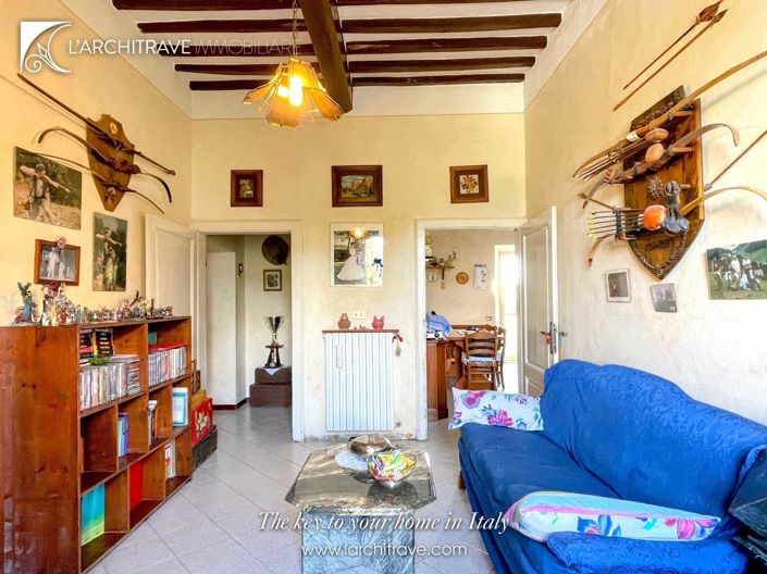 Image No.8-3 Bed House for sale