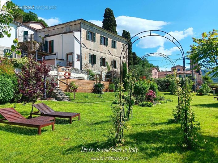 Image No.1-7 Bed Villa for sale