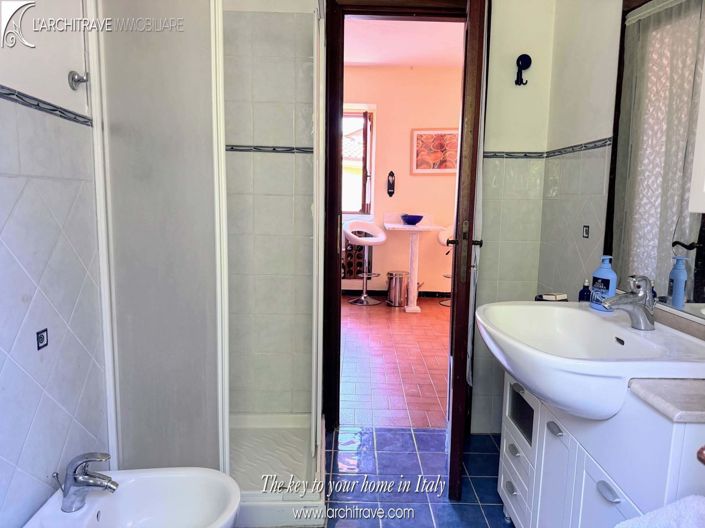 Image No.10-2 Bed House for sale