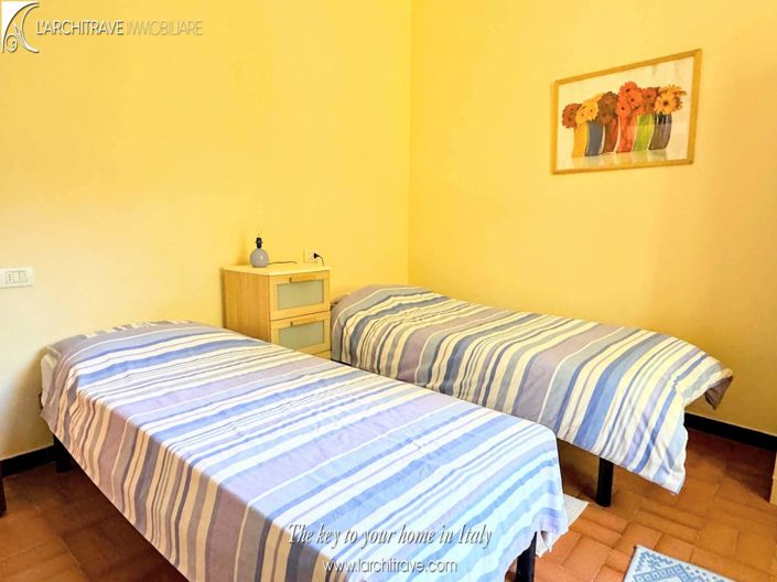 Image No.9-2 Bed House for sale