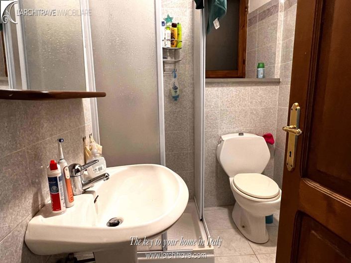 Image No.8-2 Bed House for sale