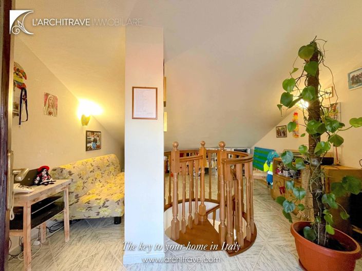 Image No.16-2 Bed House for sale