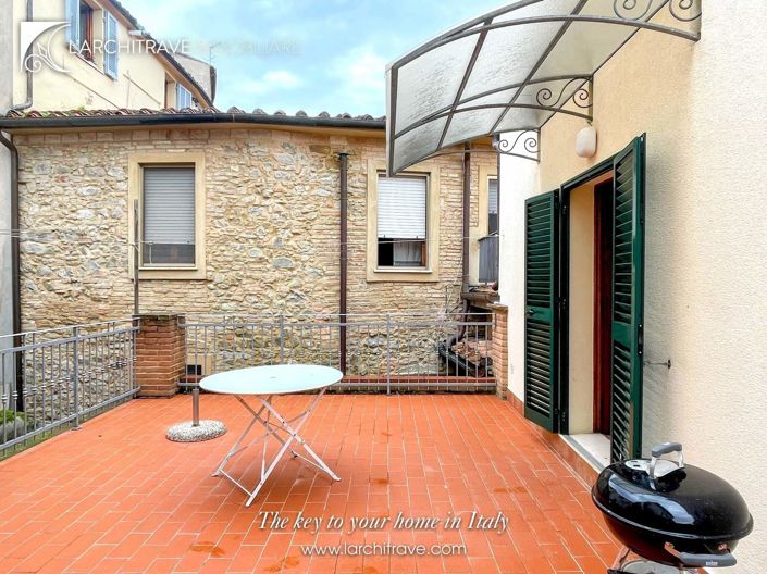 Image No.23-5 Bed House for sale