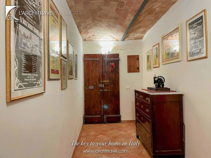 Image No.3-5 Bed House for sale