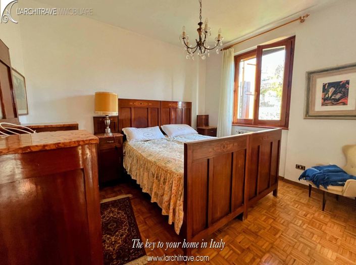 Image No.10-4 Bed House for sale