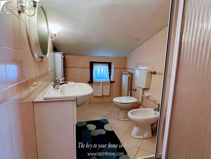 Image No.19-4 Bed House for sale