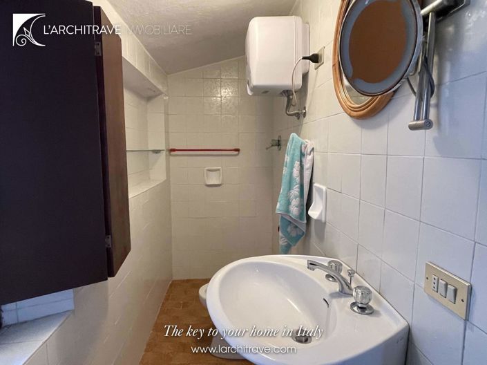 Image No.13-2 Bed House for sale