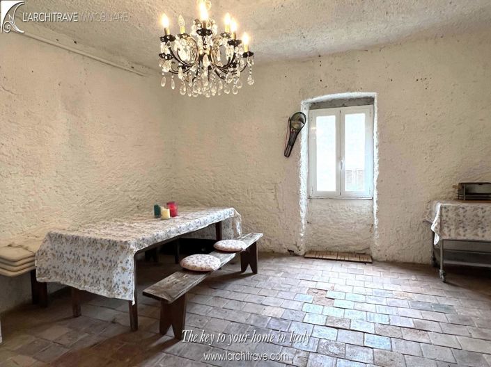 Image No.8-3 Bed House for sale