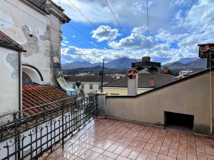 Image No.12-2 Bed House for sale