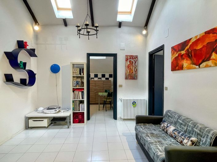 Image No.4-2 Bed House for sale