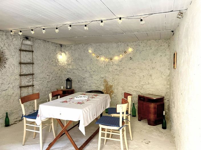 Image No.15-2 Bed House for sale