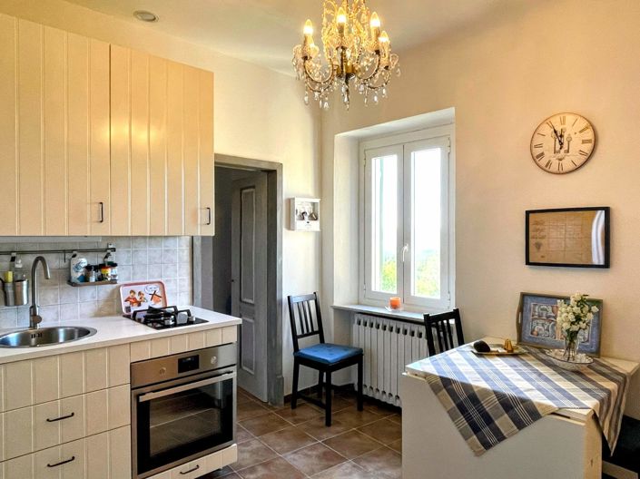 Image No.5-2 Bed House for sale