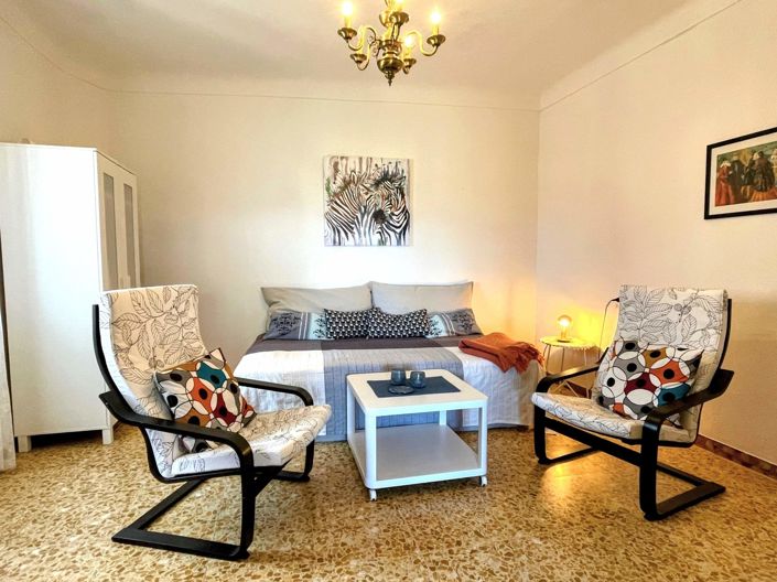 Image No.8-2 Bed House for sale