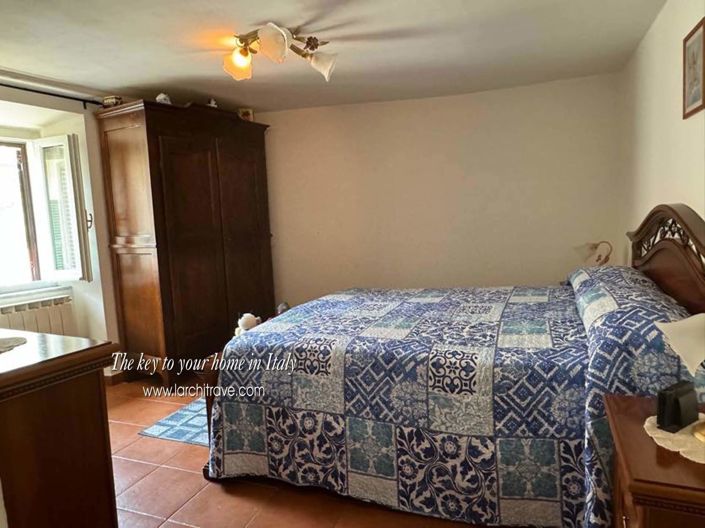 Image No.8-3 Bed House for sale