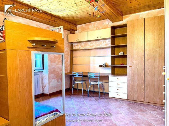 Image No.16-2 Bed House for sale