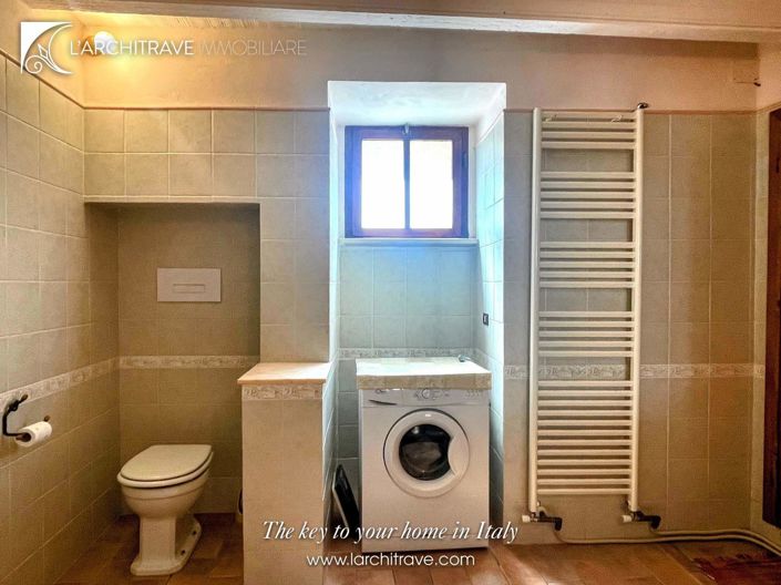 Image No.20-2 Bed House for sale