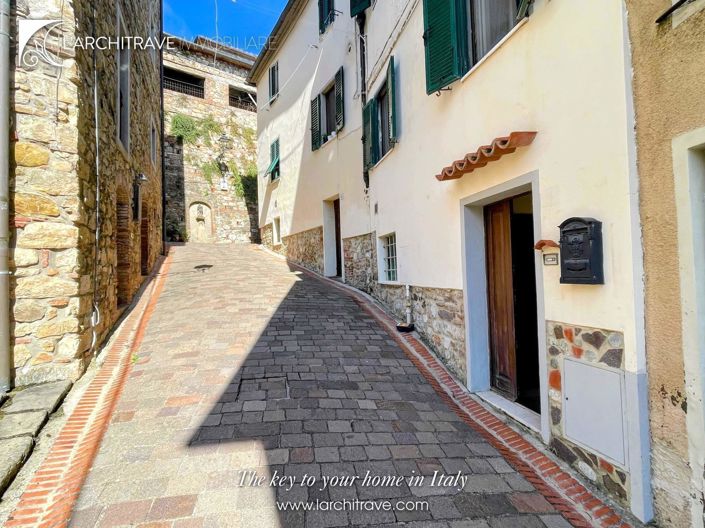 Image No.1-3 Bed House for sale