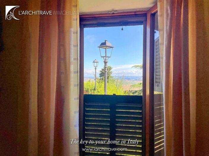 Image No.11-3 Bed House for sale