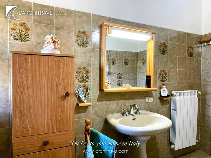 Image No.23-3 Bed House for sale