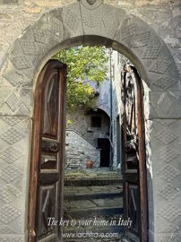 1 - Comano, House