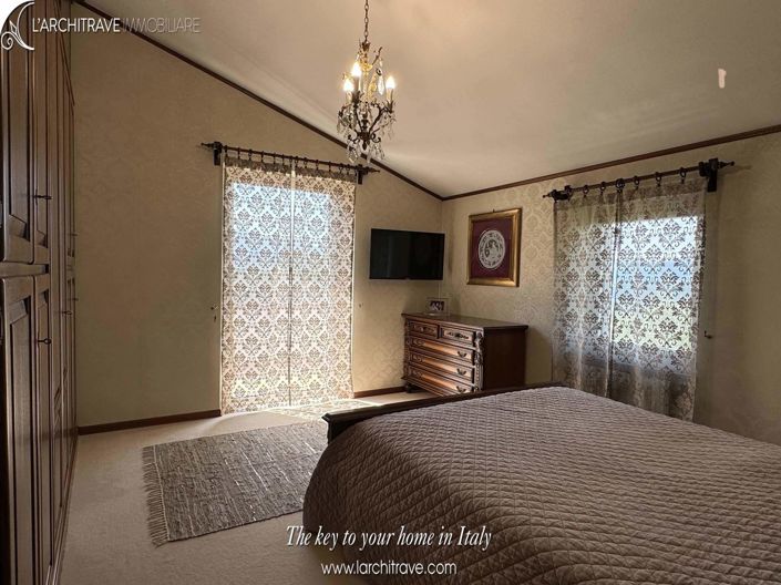 Image No.14-5 Bed Villa for sale