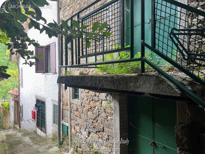 Image No.9-3 Bed House for sale