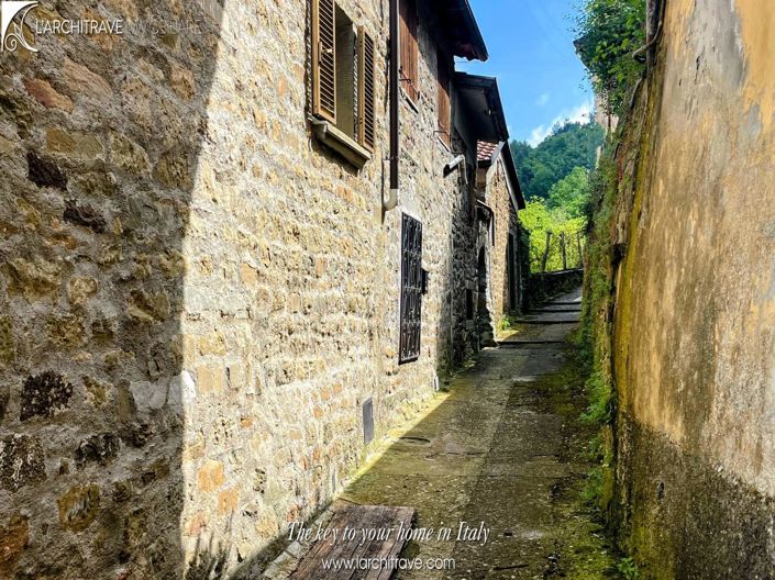 Image No.11-2 Bed House for sale