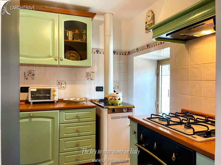 Image No.5-2 Bed House for sale