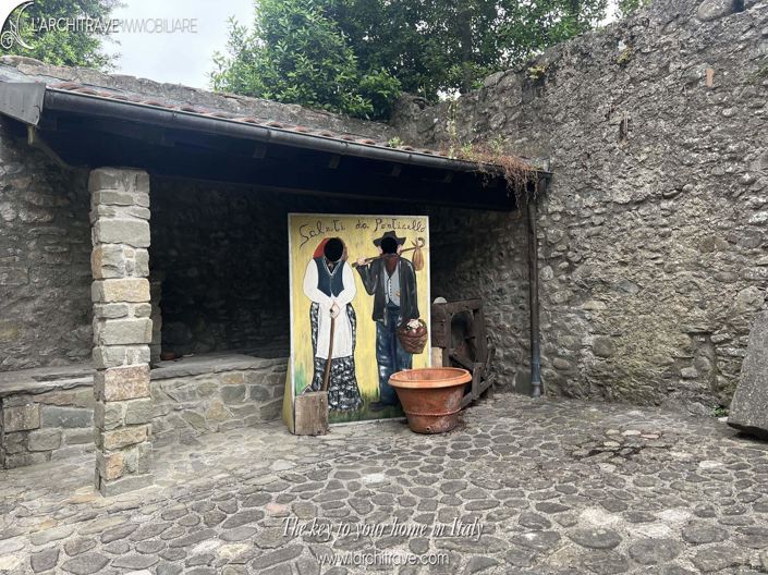 Image No.11-1 Bed House for sale