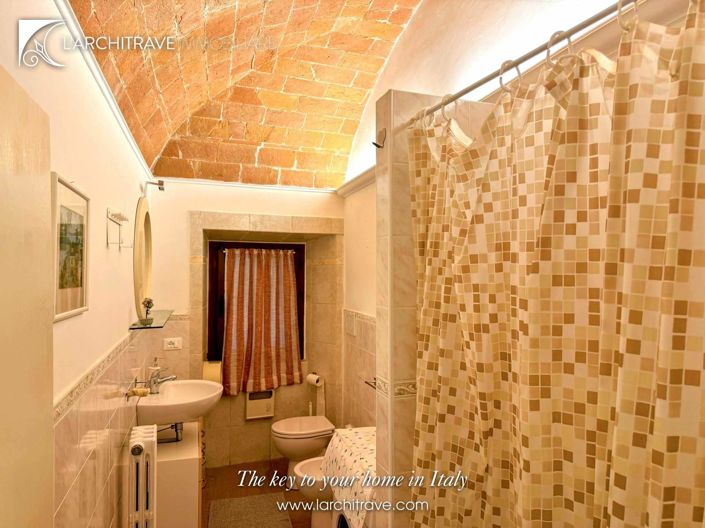 Image No.10-2 Bed House for sale