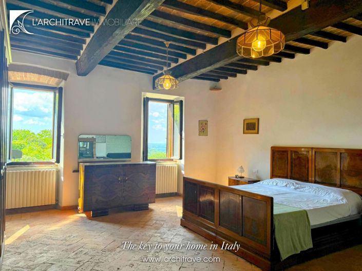 Image No.12-2 Bed House for sale