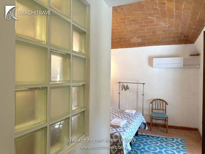 Image No.6-2 Bed House for sale