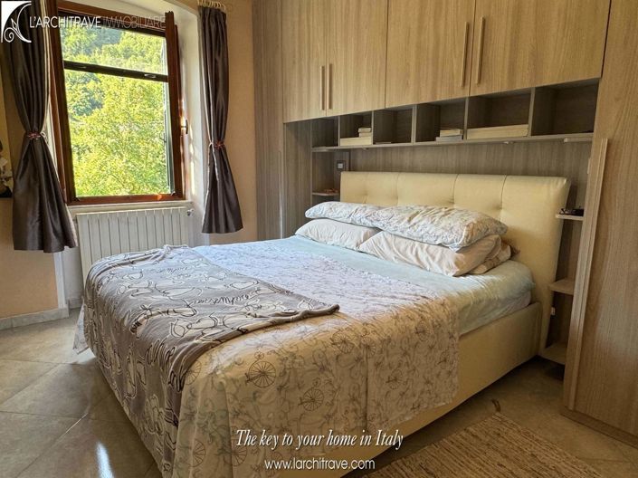 Image No.11-3 Bed House for sale